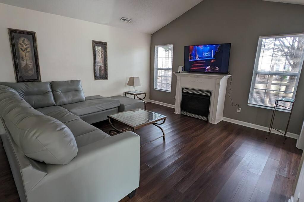 Haven - Uptown/Airport Corridor Villa Charlotte Luaran gambar