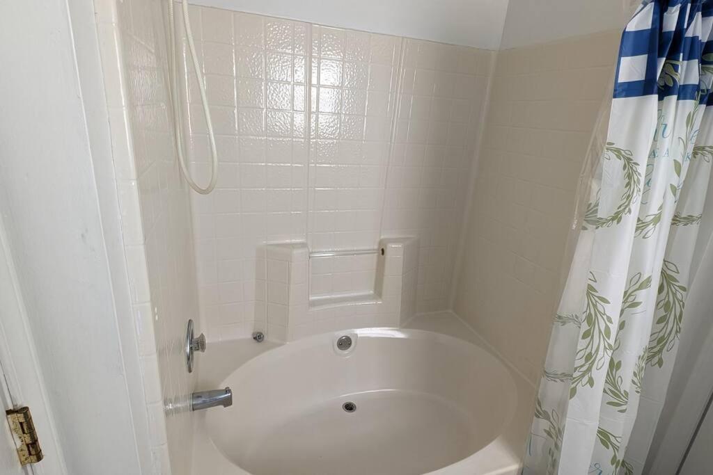 Haven - Uptown/Airport Corridor Villa Charlotte Luaran gambar
